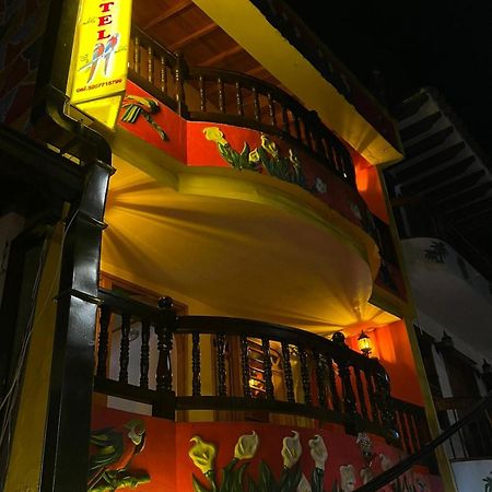Hotel Las Guacamayas Guatapé エクステリア 写真