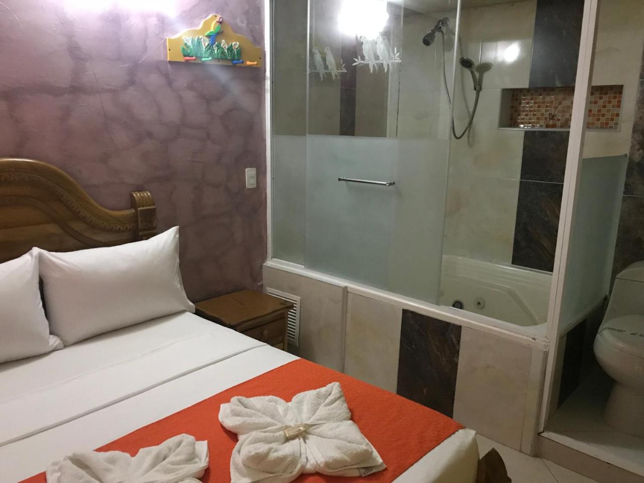 Hotel Las Guacamayas Guatapé エクステリア 写真
