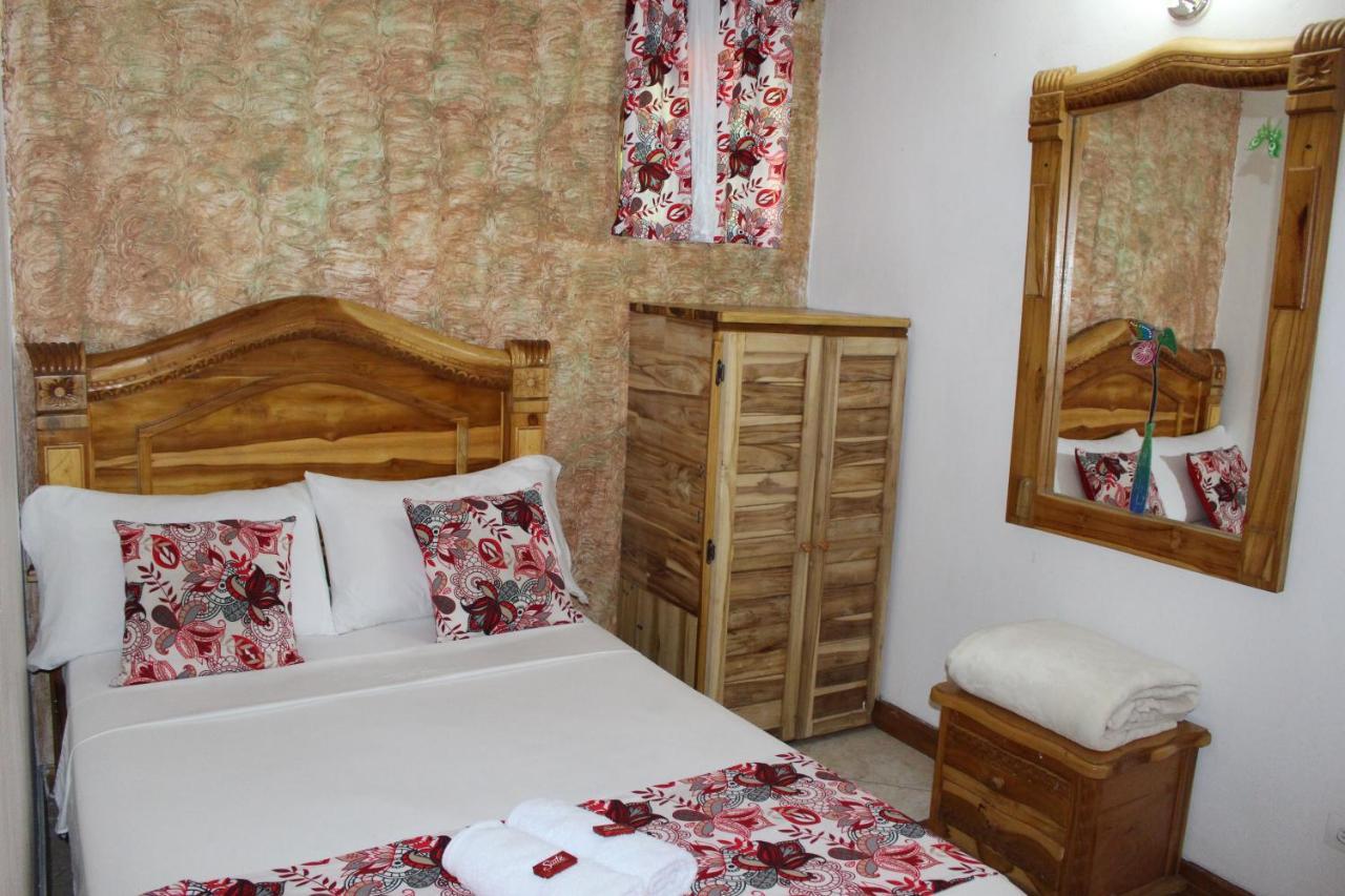 Hotel Las Guacamayas Guatapé エクステリア 写真